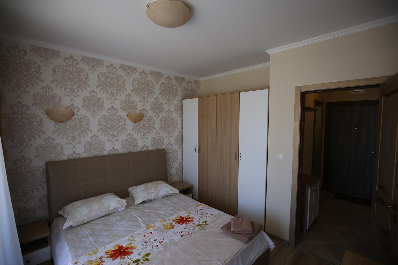 Apartments In Rif 3 Ravda Esterno foto