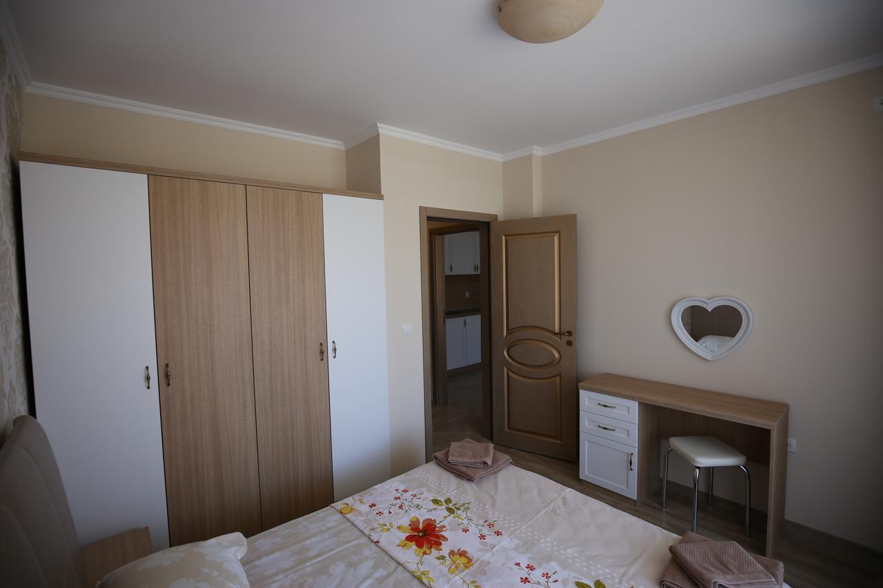 Apartments In Rif 3 Ravda Esterno foto