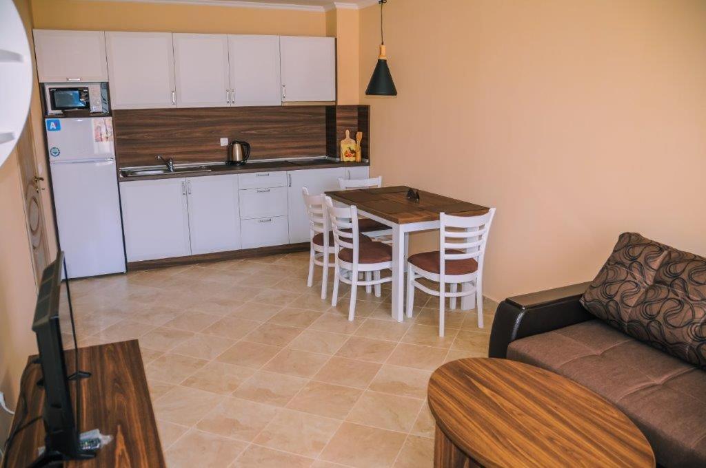Apartments In Rif 3 Ravda Esterno foto