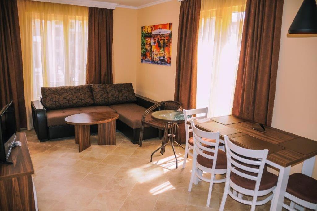 Apartments In Rif 3 Ravda Esterno foto